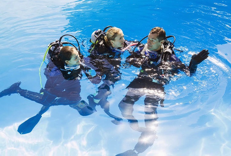 【Motobu area , OKINAWA】PADI OPEN WATER DIVER COURSE